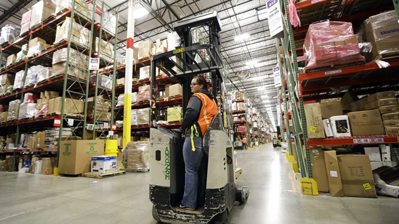 Amazon Warehouse: Logistics Roles and Shift Schedule Information