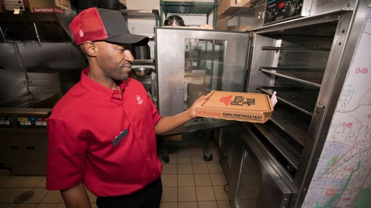 Pizza Hut Careers: Analysis of Driver and Kitchen Staff Duties